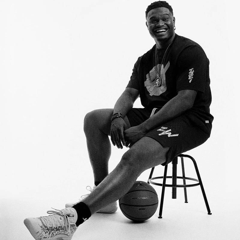 La collana customizzata per Zion Williamson, in argento sterling, trasforma la passione per il basket in un gioiello unico e finemente lavorato.